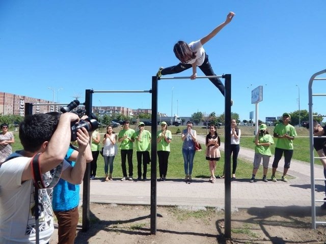 В Караганде презентовали спортивную площадку для занятий Street workout