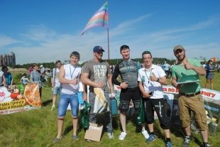 21 июня, в рамках  традиционного праздника татар и башкир «Сабантуй» прошел "Открытый  чемпионат  г. Сургута  по  перетягиванию  палки".