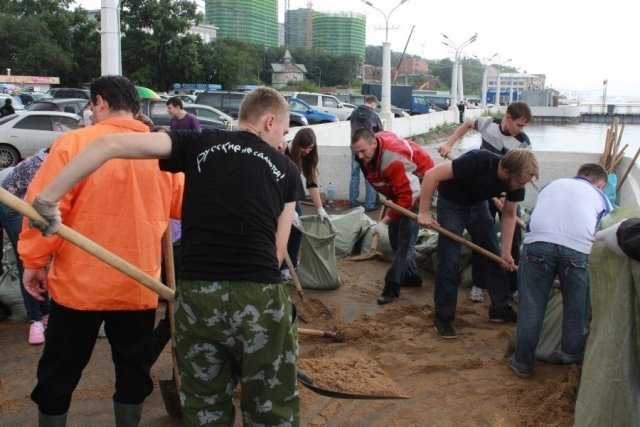 Сургутские волонтеры выходят на борьбу с паводком
