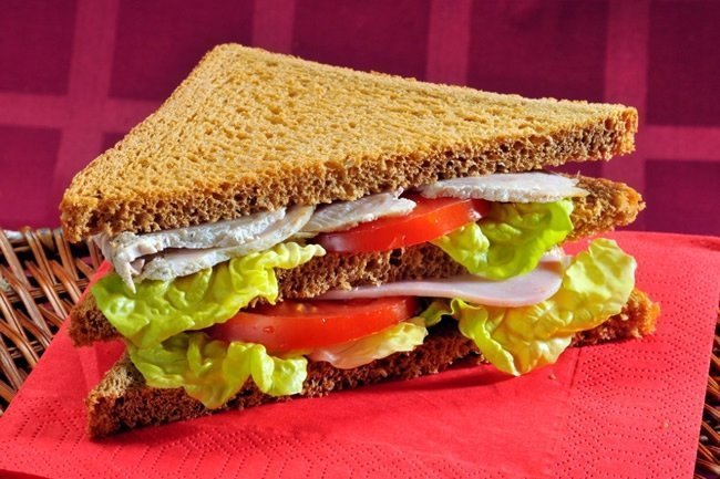Сэндвич симферополь. Сэндвич. Английский сэндвич. Клаб сэндвич. Сэндвич с карбонатом.