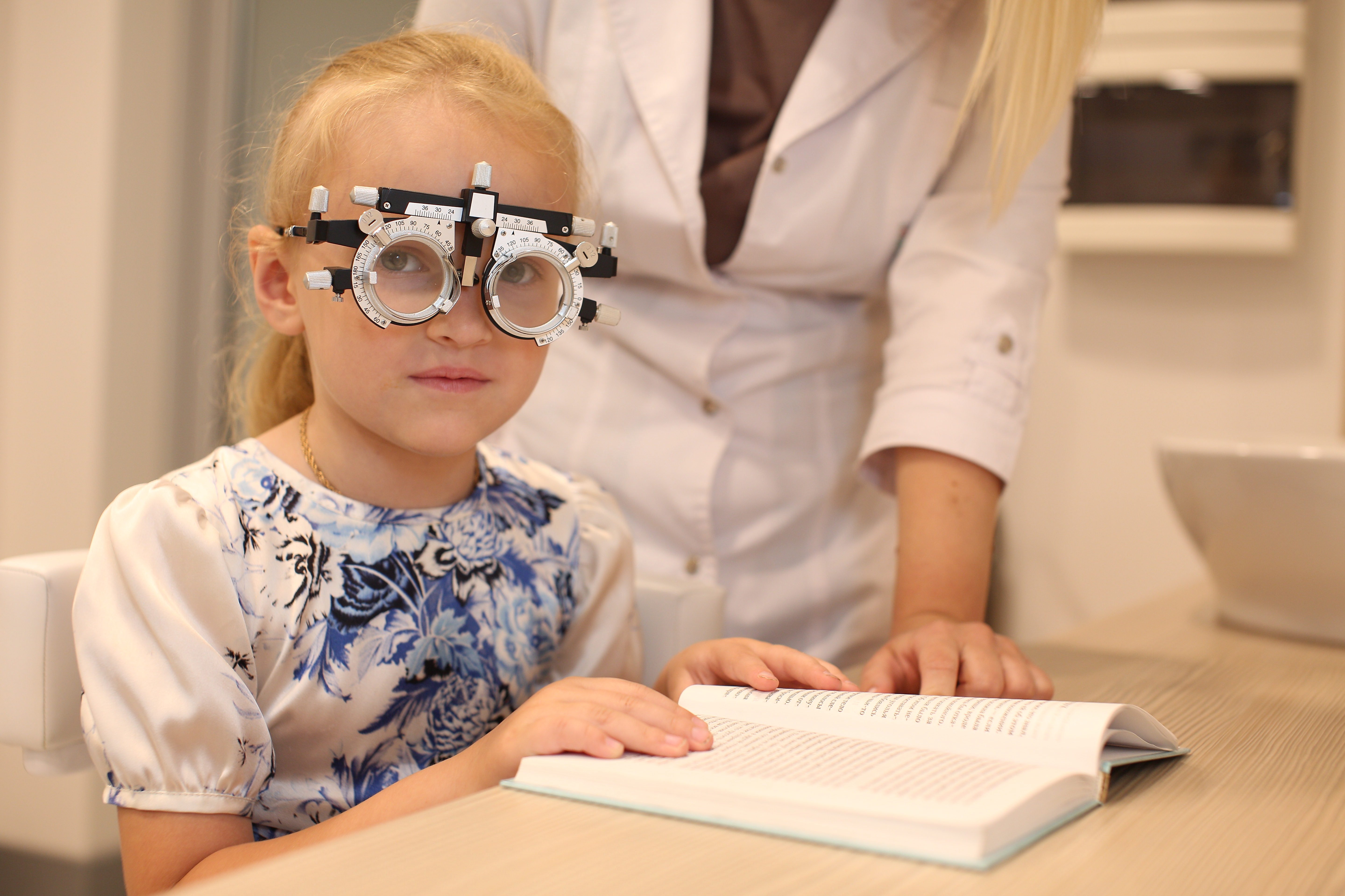 День плохого зрения. Дети с нарушением зрения. Зрение у детей. Патология зрения у детей. Дети с глубокими нарушениями зрения.