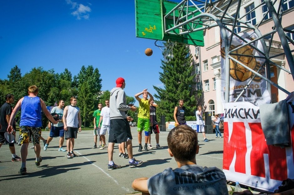 В Челябинске прошел всероссийский чемпионат по уличному баскетболу «Оранжевый мяч»