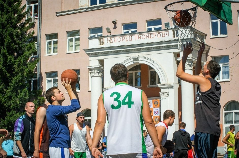 В Челябинске прошел всероссийский чемпионат по уличному баскетболу «Оранжевый мяч»