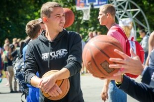 В Челябинске прошел всероссийский чемпионат по уличному баскетболу «Оранжевый мяч»