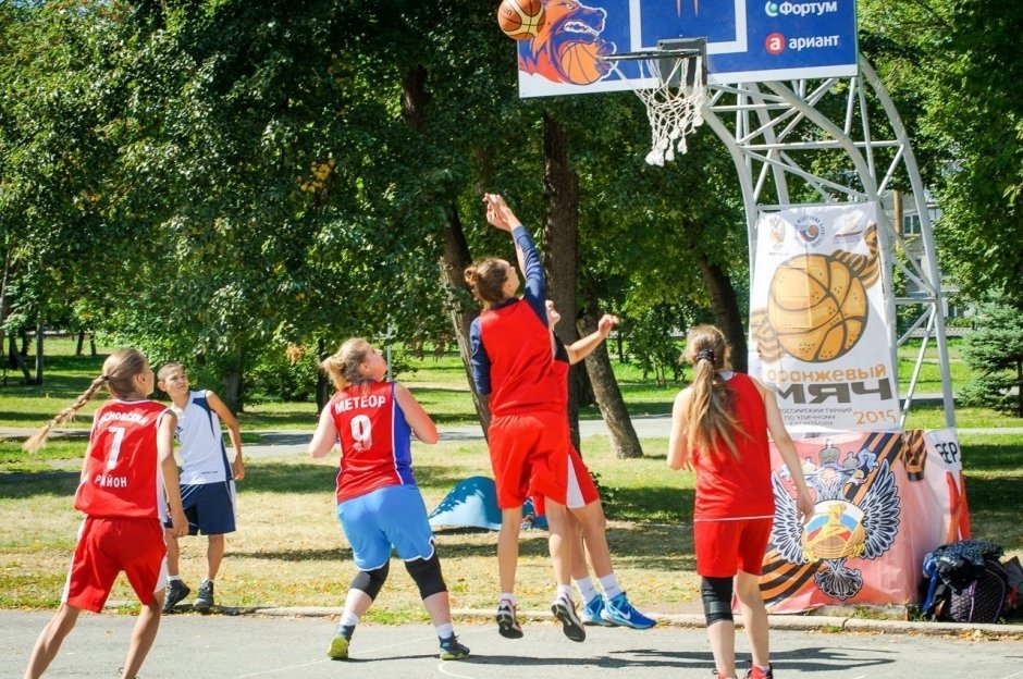 В Челябинске прошел всероссийский чемпионат по уличному баскетболу «Оранжевый мяч»