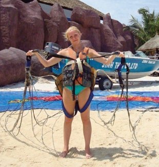 Екатерина, 23 года, бухгалтер: «Полет с парашютом над водой. Ощущение полной свободы и счастья» :)