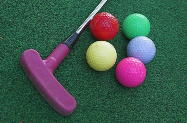За общежитиями СФУ можно будет сыграть в мини-гольф
