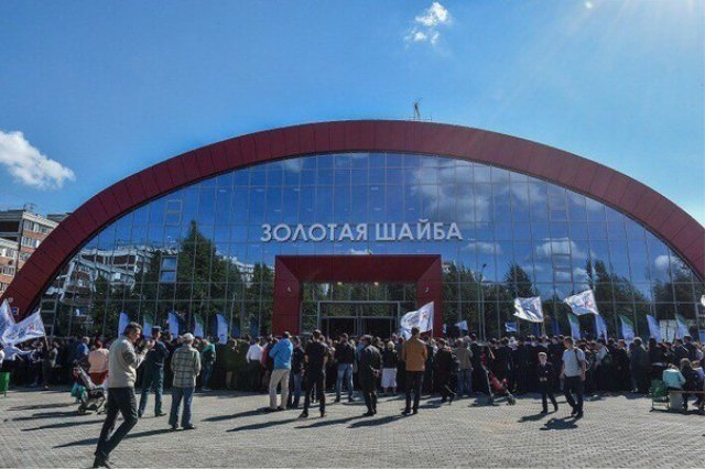 В Казани открылся ледовый дворец «Золотая шайба»