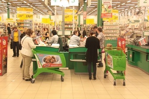 В гипермаркетах «О'Кей» в Красноярске отменили залог за пользование тележками