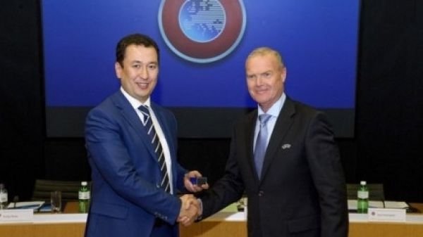 УЕФА дает денег на строительство крытого футбольного манежа в Астане