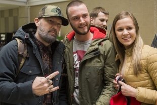 Фред Дерст прилетел! Мы встретили лидера Limp Bizkit в аэропорту Челябинска