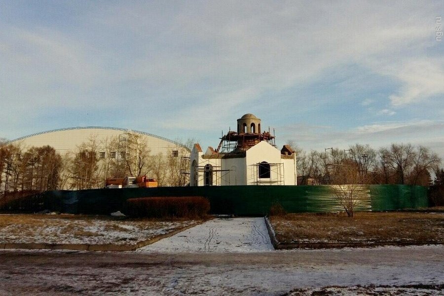 Храм в зеленой роще. Храм Илии мупомца Красноярск. Храм Ильи Муромца Красноярск. Храм Ильи Муромца Краснодар. Красноярск храм в Гвардейском парке.