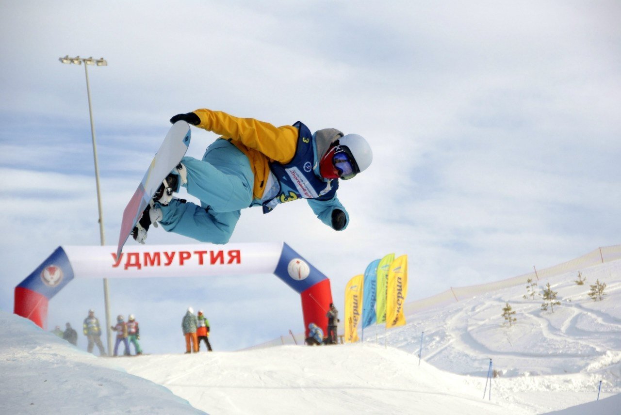 ижевск горнолыжный курорт чекерил