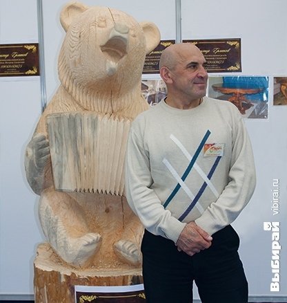 Виктор, 52 года, скульптор, мастер высокохудожественной резьбы: «Скульптор Бернини. Мрамор в его работах становится живым, будто дышит».