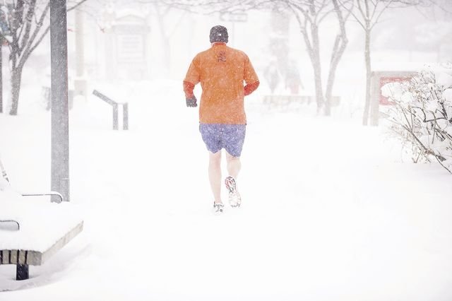 Как бегать зимой: инструкция от профессиональных спортсменов