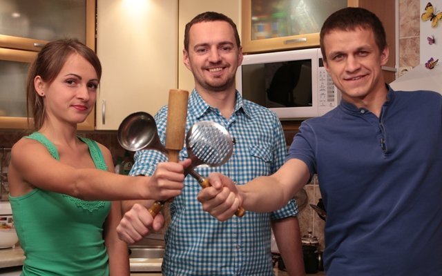 У жителей Екатеринбурга новое увлечение: они готовят еду на чужих кухнях